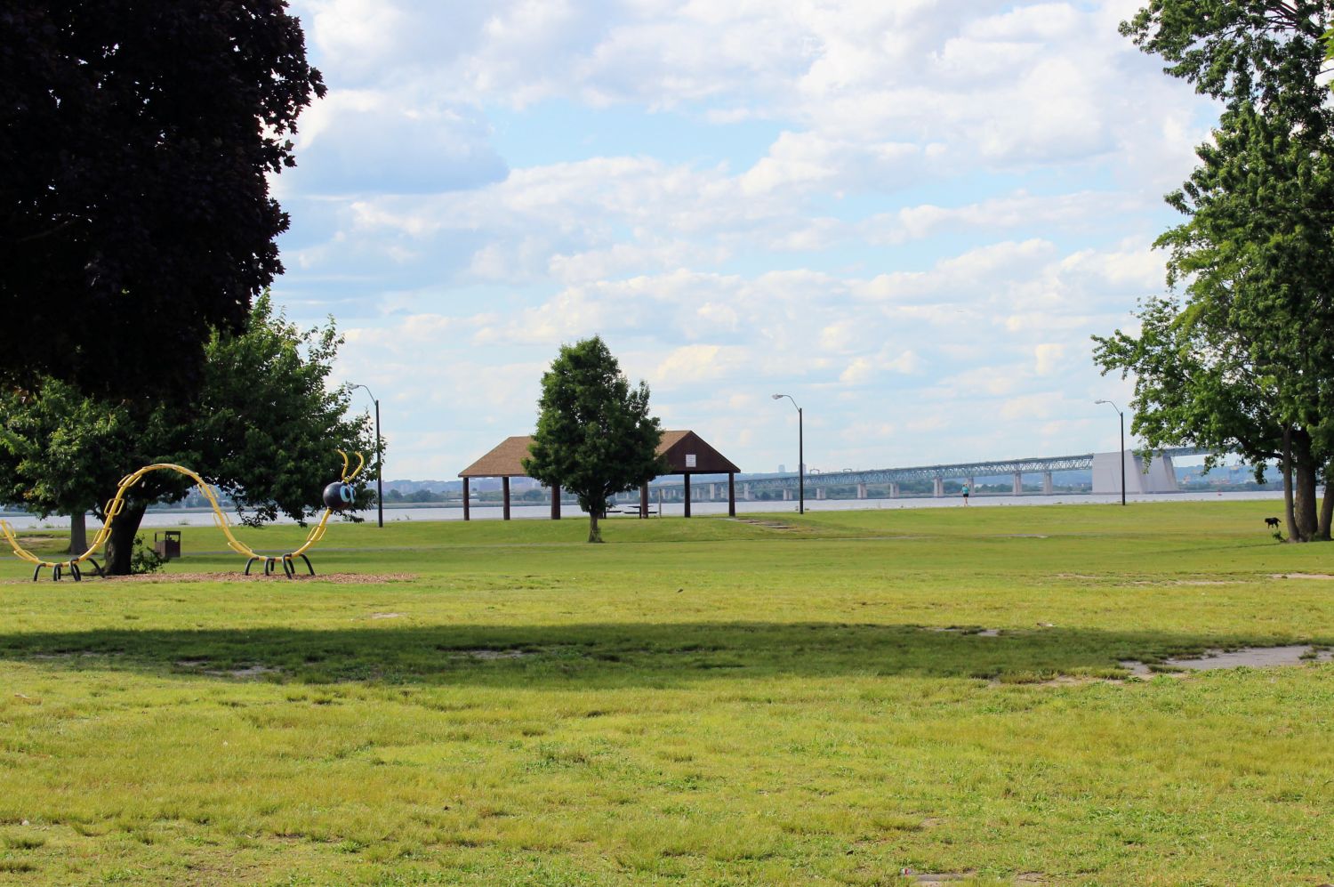Riverview Beach Park Pavilion in the distance