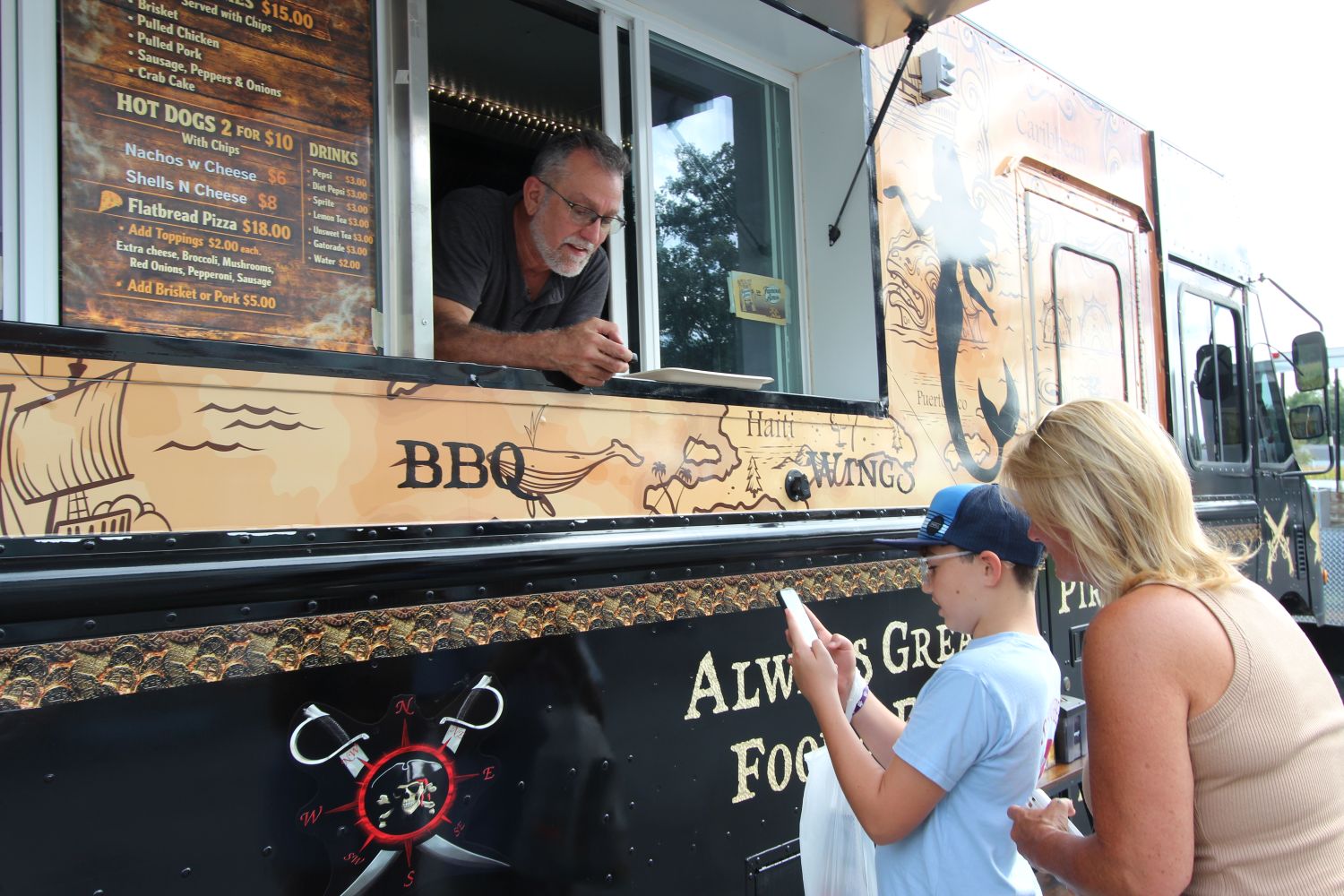 Teenie Hut Jr's serving lunch