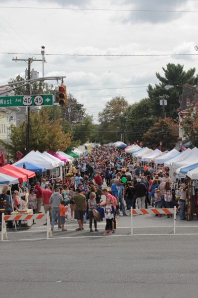 Woodstown Fall Festival Crowd stops at light