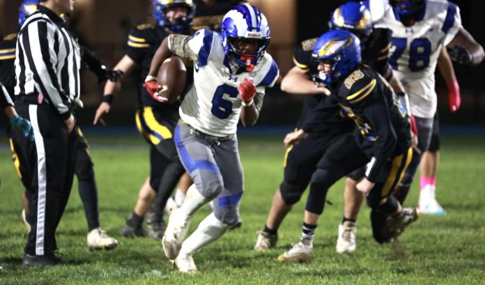 Salem's Cashmir Parsley (6) had three long touchdown runs and a 72-yard non-scoring run to fuel a 239-yard night that sent him over 1,000 yards for the season. (Photo by Lucky Shot Pix) Salem's Cashmir Parsley (6) had three long touchdown runs and a 72-yard non-scoring run to fuel a 239-yard night that sent him over 1,000 yards for the season. (Photo by Lucky Shot Pix)