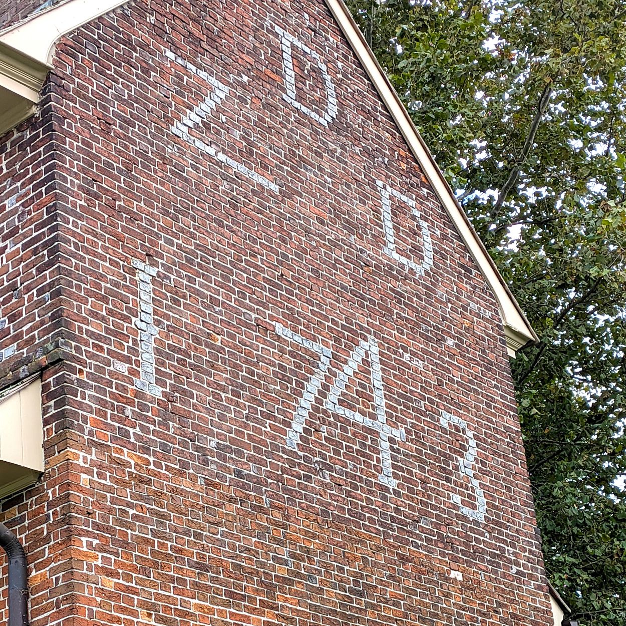 Close-up of the lettering. Photo: The News of Salem County.